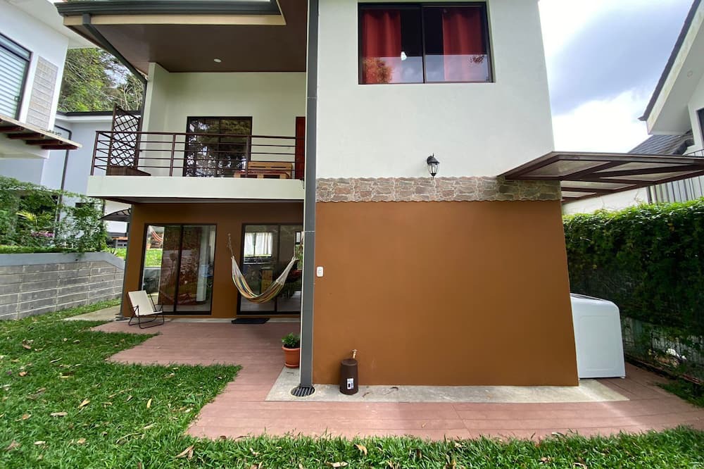Photo of Outdoor in Roble