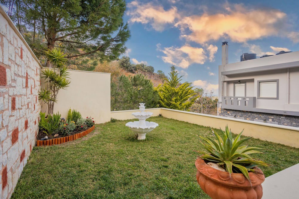 Photo of Outdoor in Rodhia