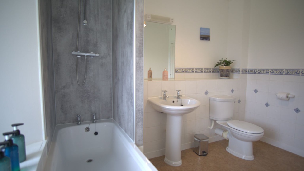 Photo of Bathroom in Toab