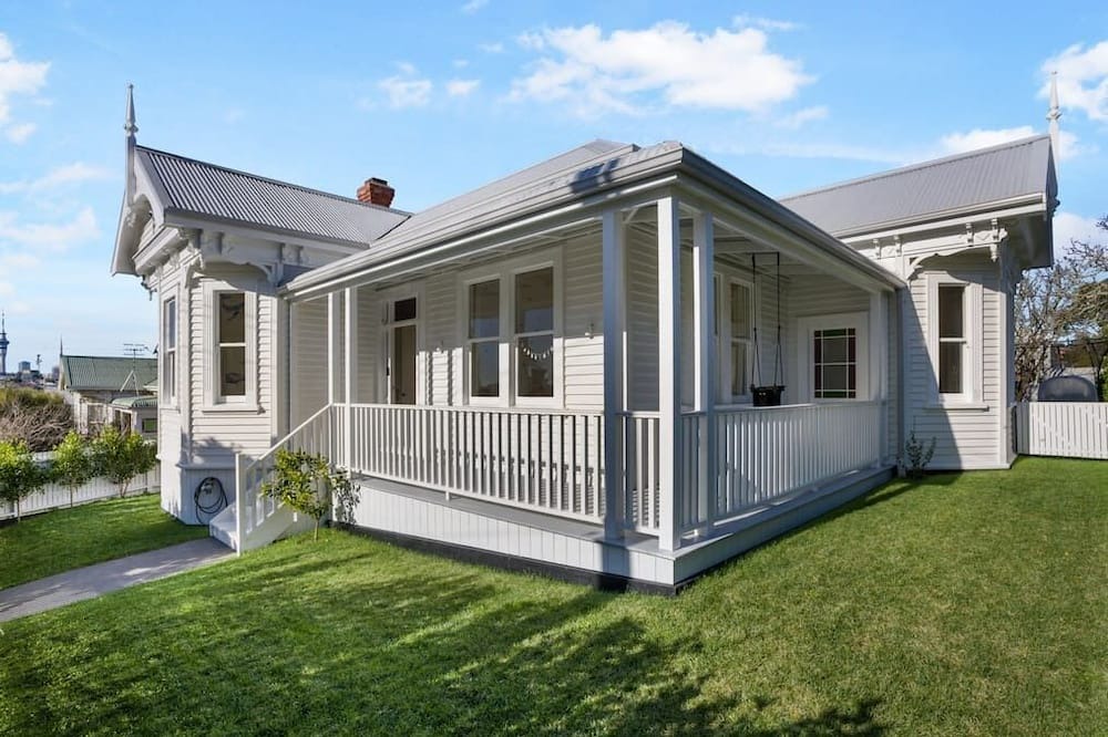 Photo of Others in Grey Lynn