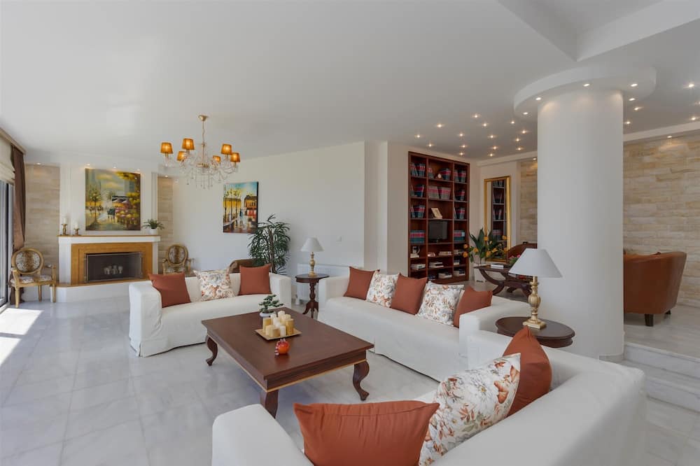 Photo of Livingroom in Rodhia