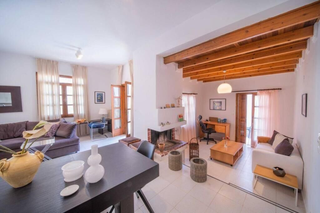 Photo of Livingroom in Malia