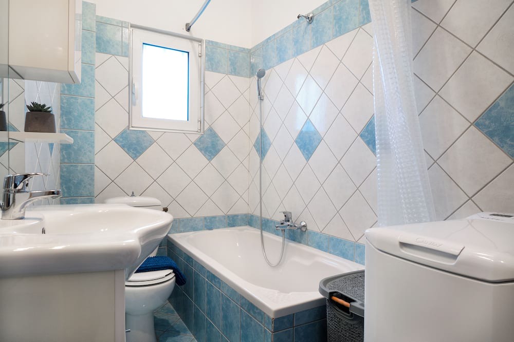 Photo of Bathroom in Nipos