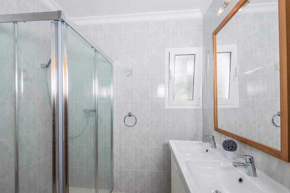 Photo of Bathroom in Cala en Porter