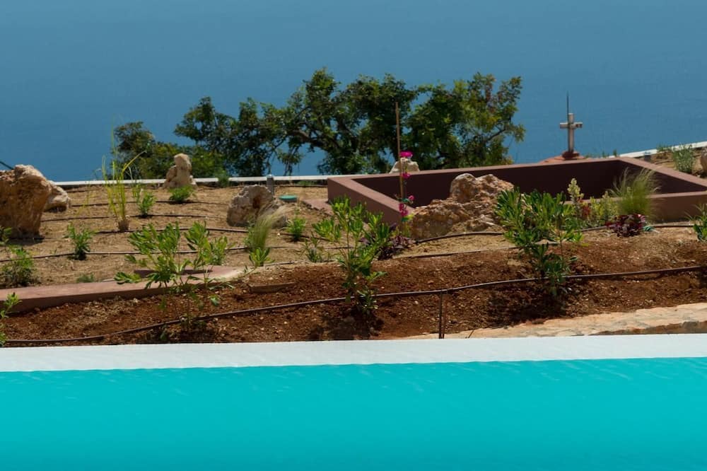 Photo of Outdoor in Rodhia