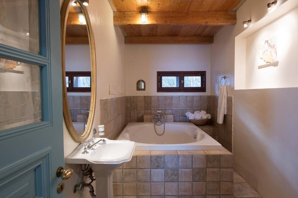 Photo of Bathroom in Katsikia