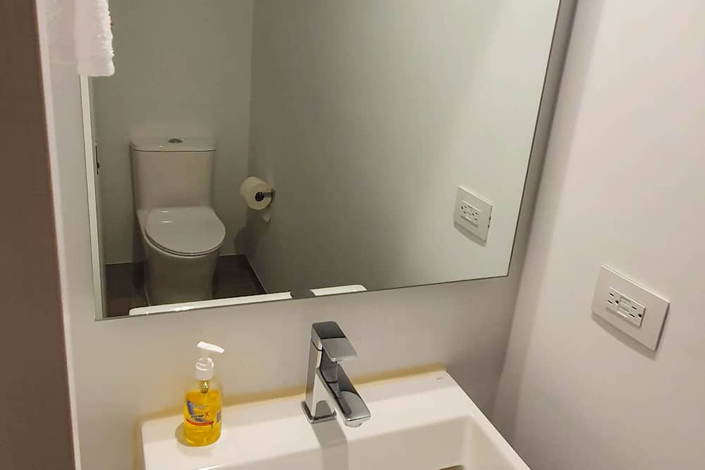 Photo of Bathroom in Curridabat