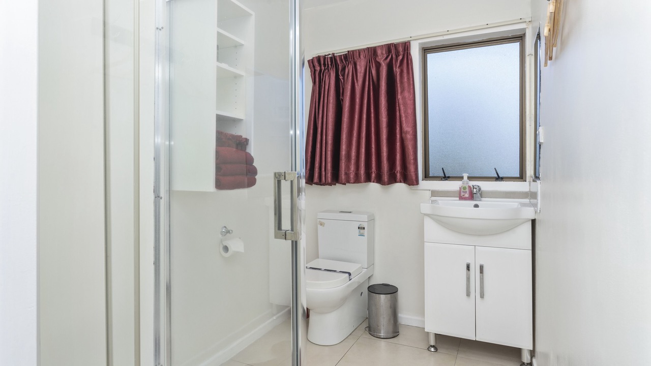 Photo of Bathroom in Papatoetoe