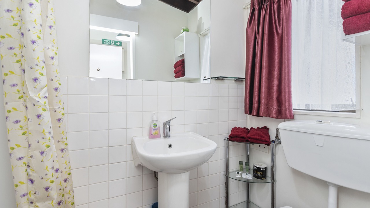 Photo of Bathroom in Papatoetoe