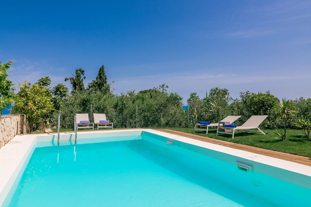 Photo of Outdoor in Neromilos