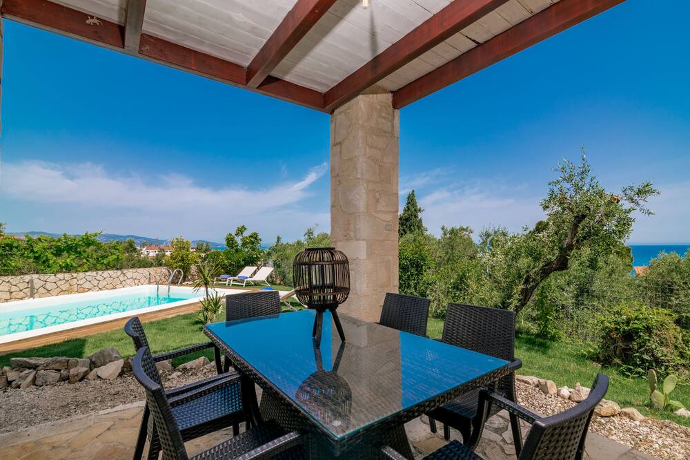 Photo of Outdoor in Neromilos