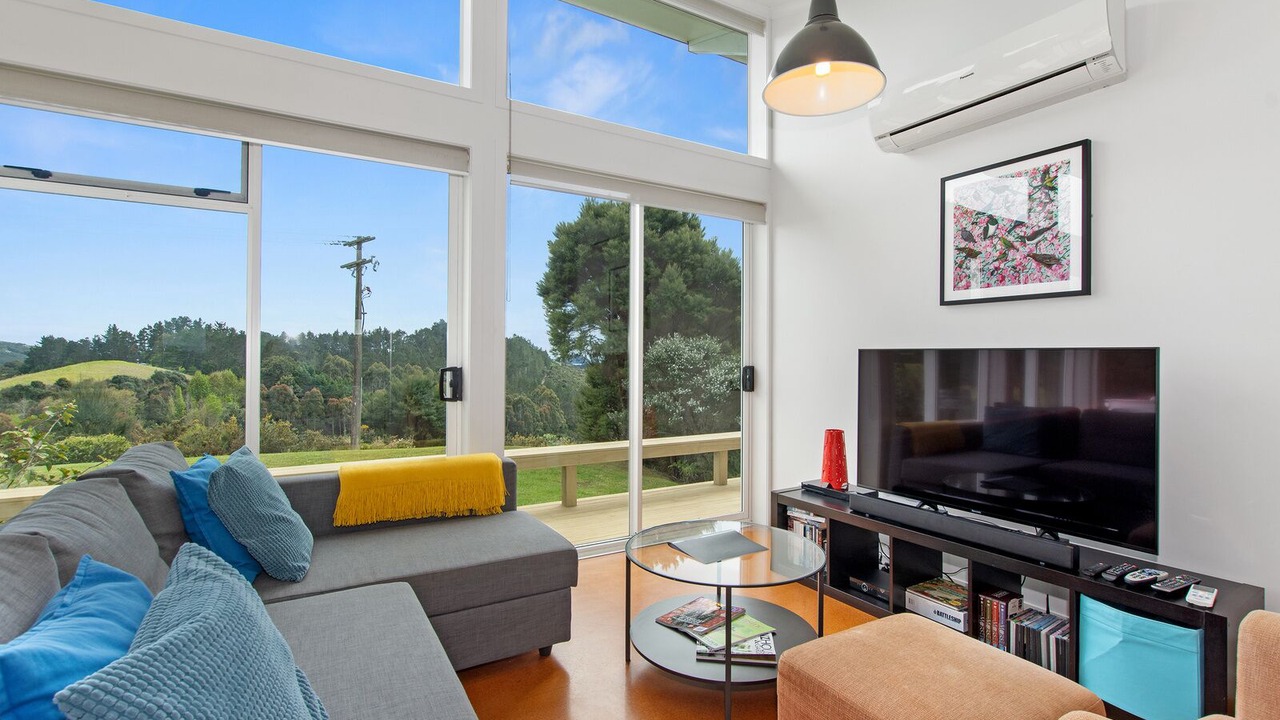 Photo of Livingroom in Russell