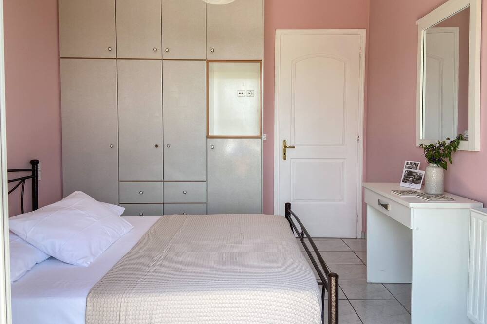 Photo of Bedroom in Khelmata