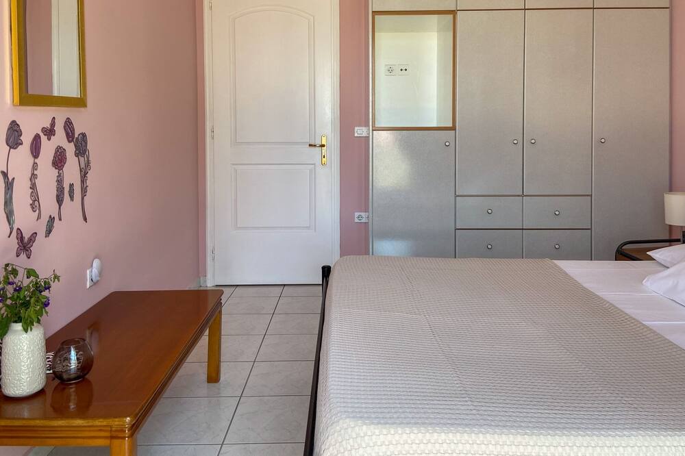 Photo of Bedroom in Khelmata