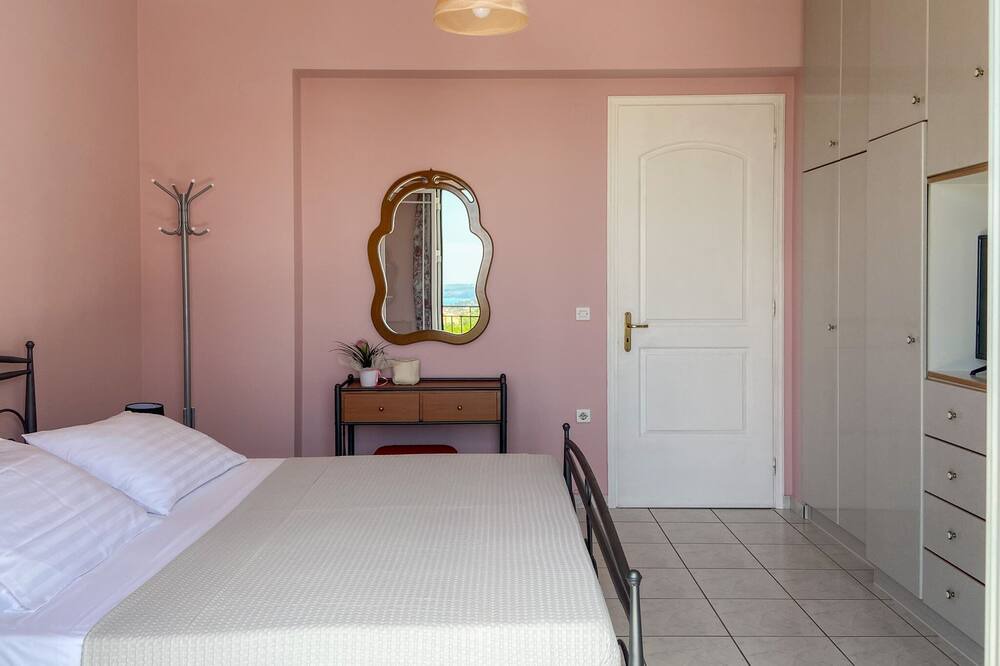 Photo of Bedroom in Khelmata