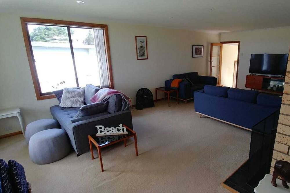 Photo of Livingroom in Adventure Bay