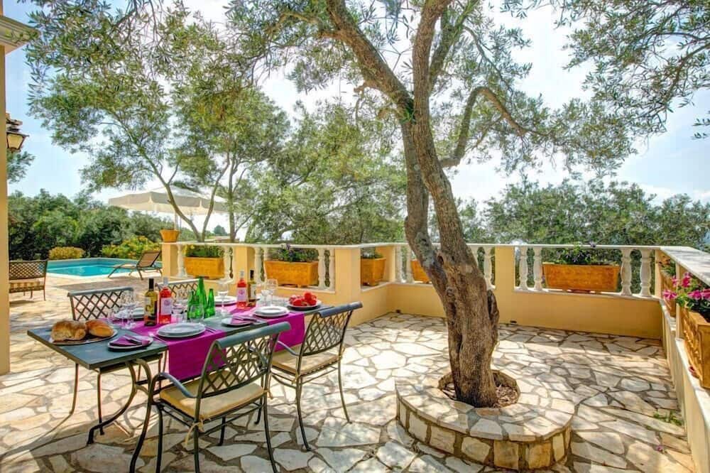 Photo of Patio Balcony in Ieromonachos