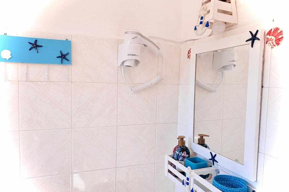 Photo of Bathroom in Magoulades