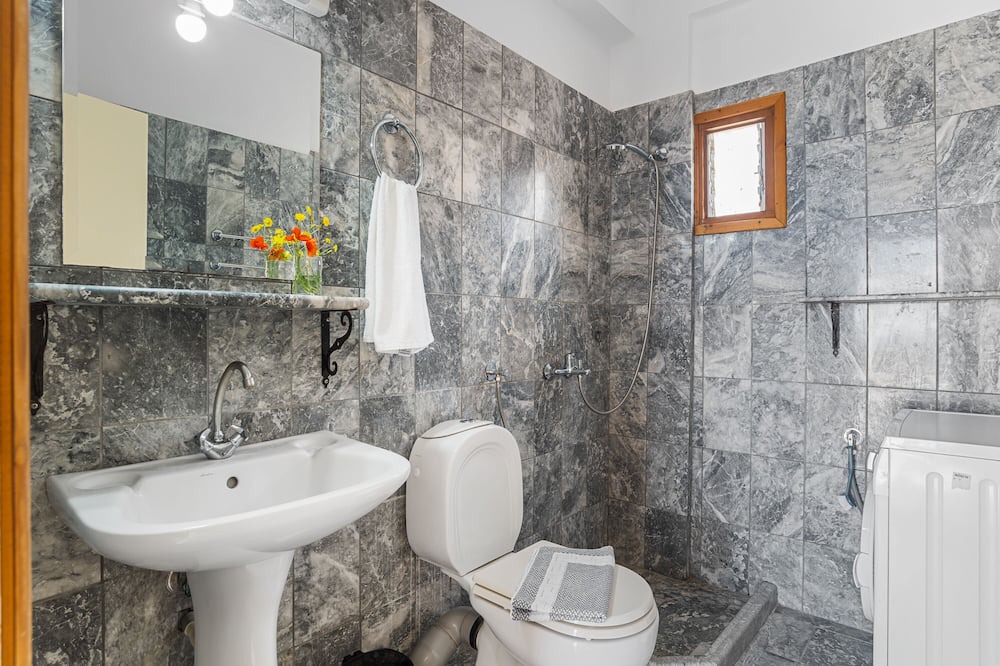 Photo of Bathroom in Fragkokastello