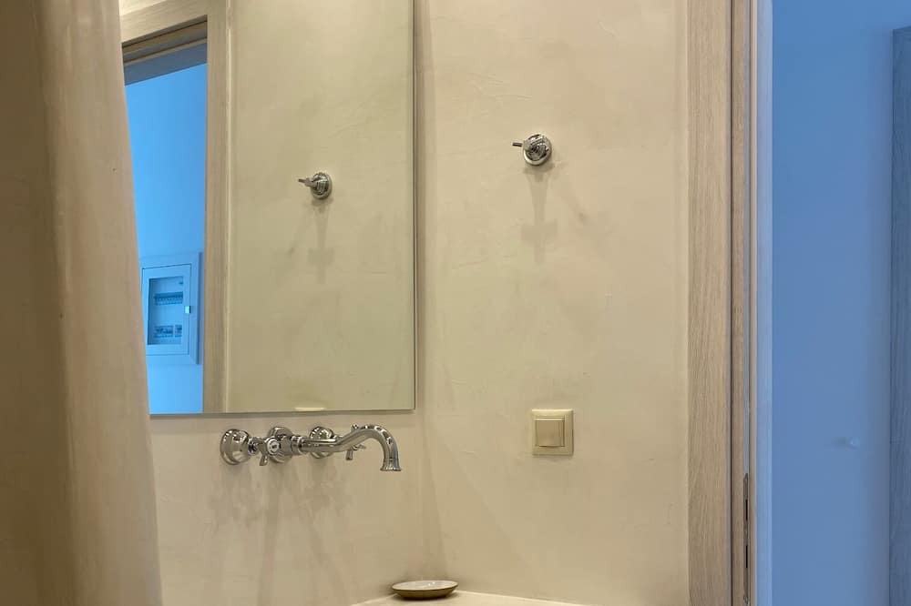 Photo of Bathroom in Tolo