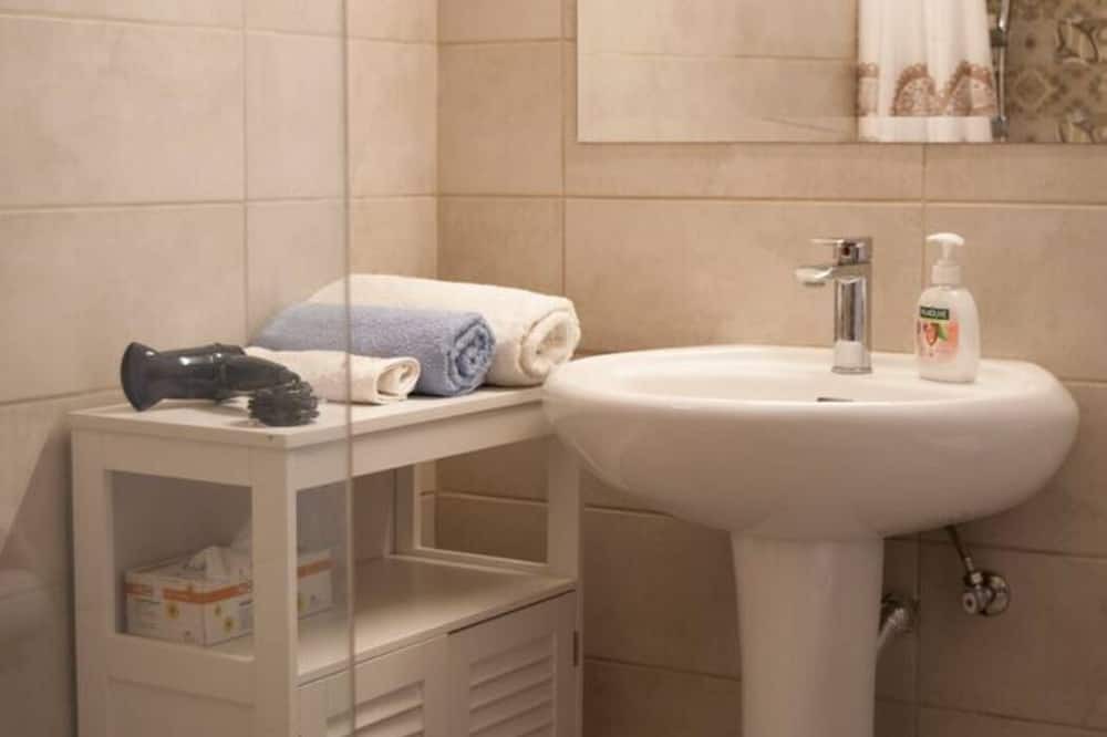 Photo of Bathroom in Lourdata