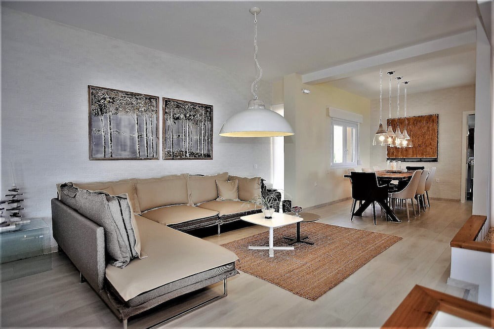 Photo of Livingroom in Rodhia