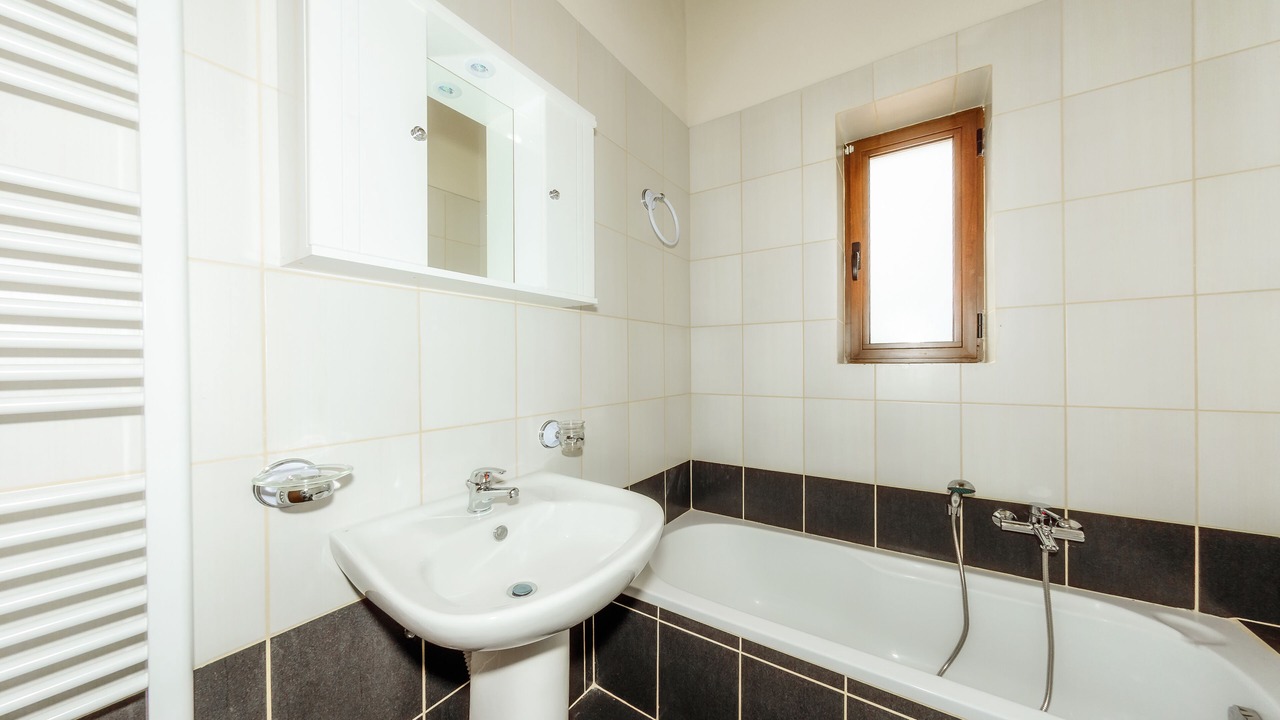 Photo of Bathroom in Elation