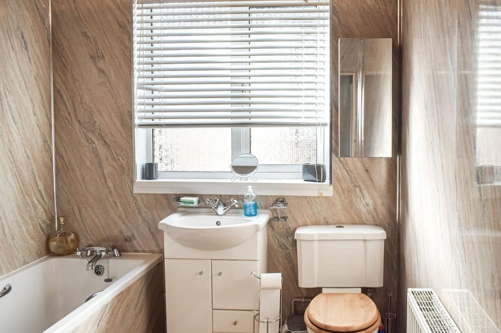 Photo of Bathroom in Ballantrae
