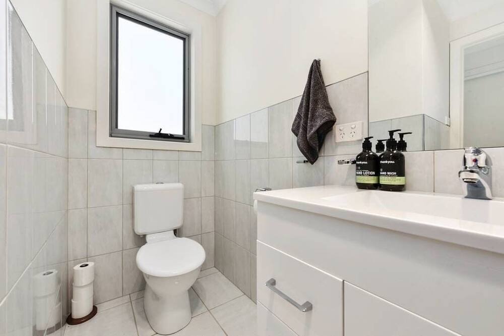 Photo of Bathroom in Ravenswood