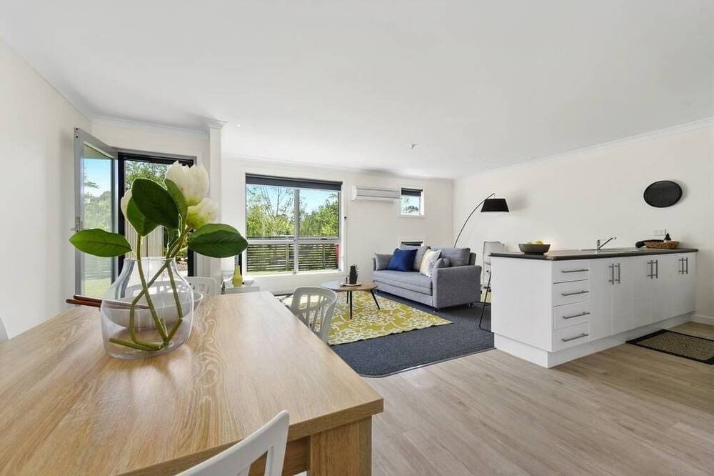 Photo of Livingroom in Ravenswood