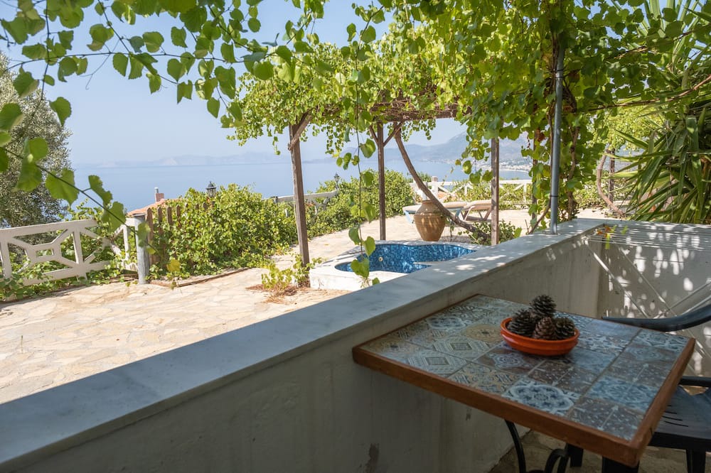 Photo of Patio Balcony in Koumeika