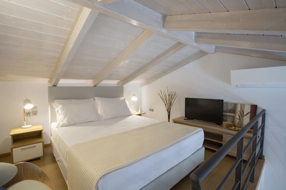 Photo of Bedroom in Apolpaina