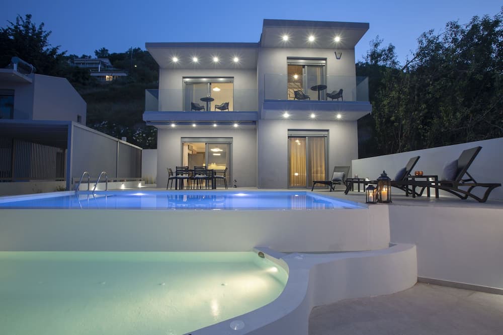 Photo of Outdoor in Apolpaina