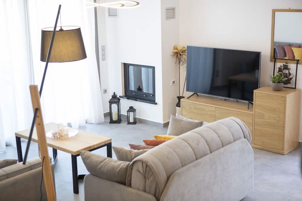 Photo of Livingroom in Apolpaina