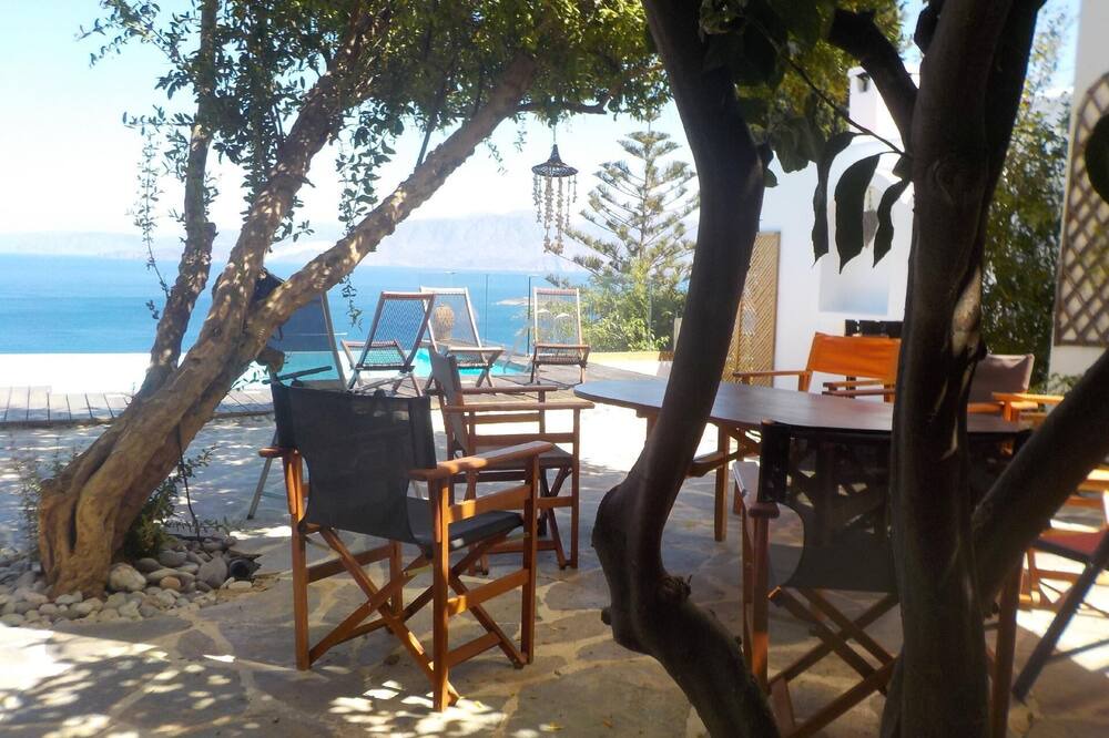 Photo of Patio Balcony in Katsikia