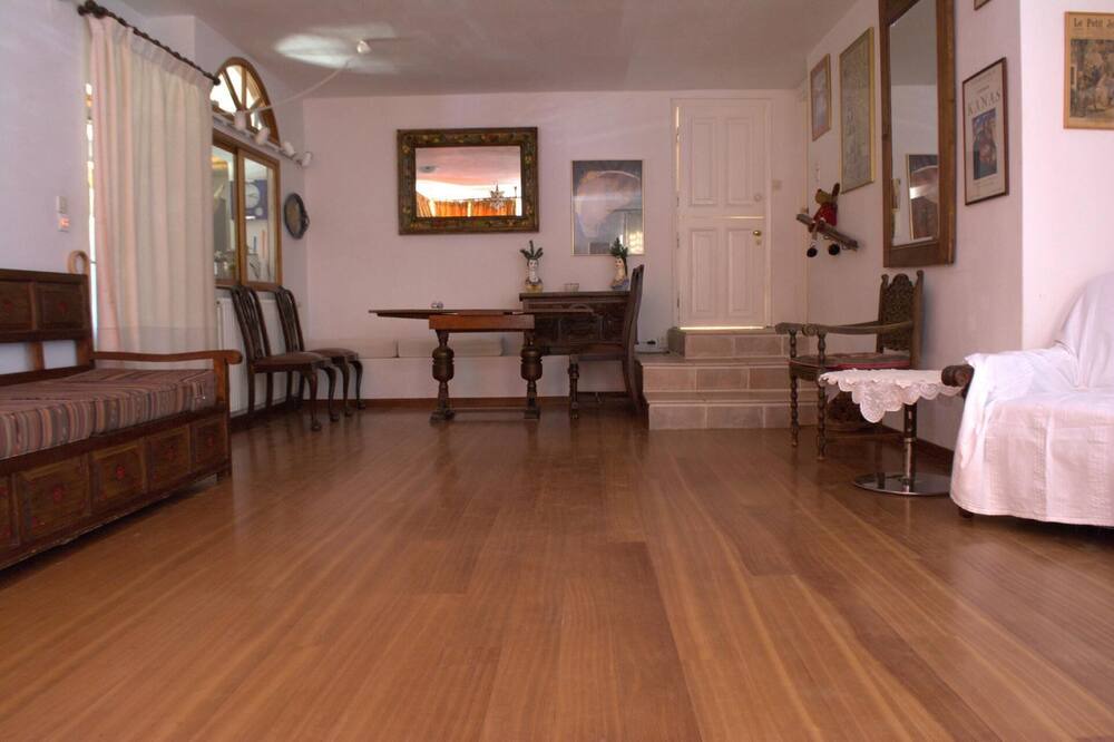 Photo of Livingroom in Katsikia