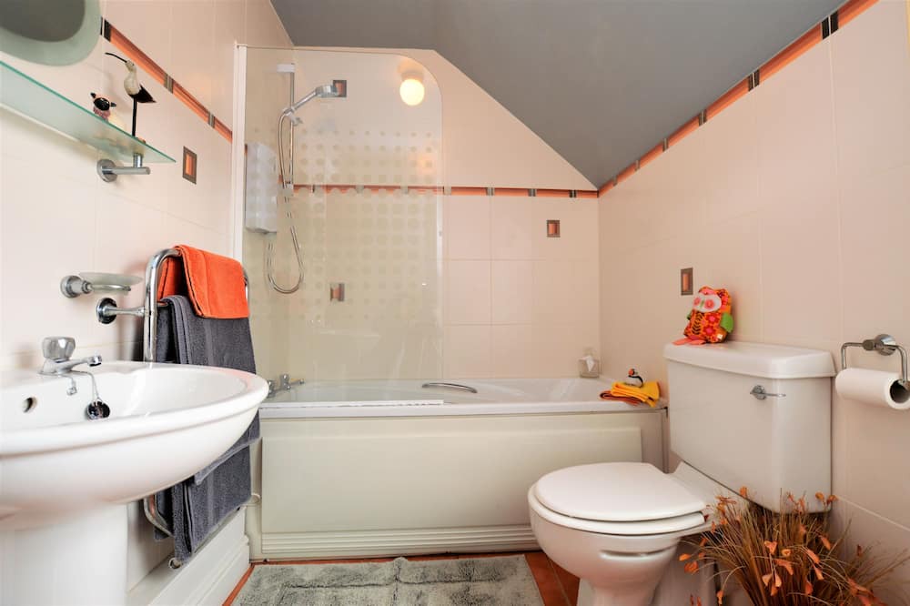Photo of Bathroom in Cairnbaan