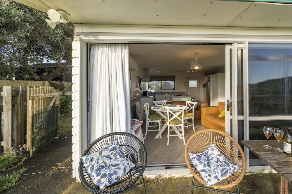 Photo of Patio Balcony in Waitarere Beach