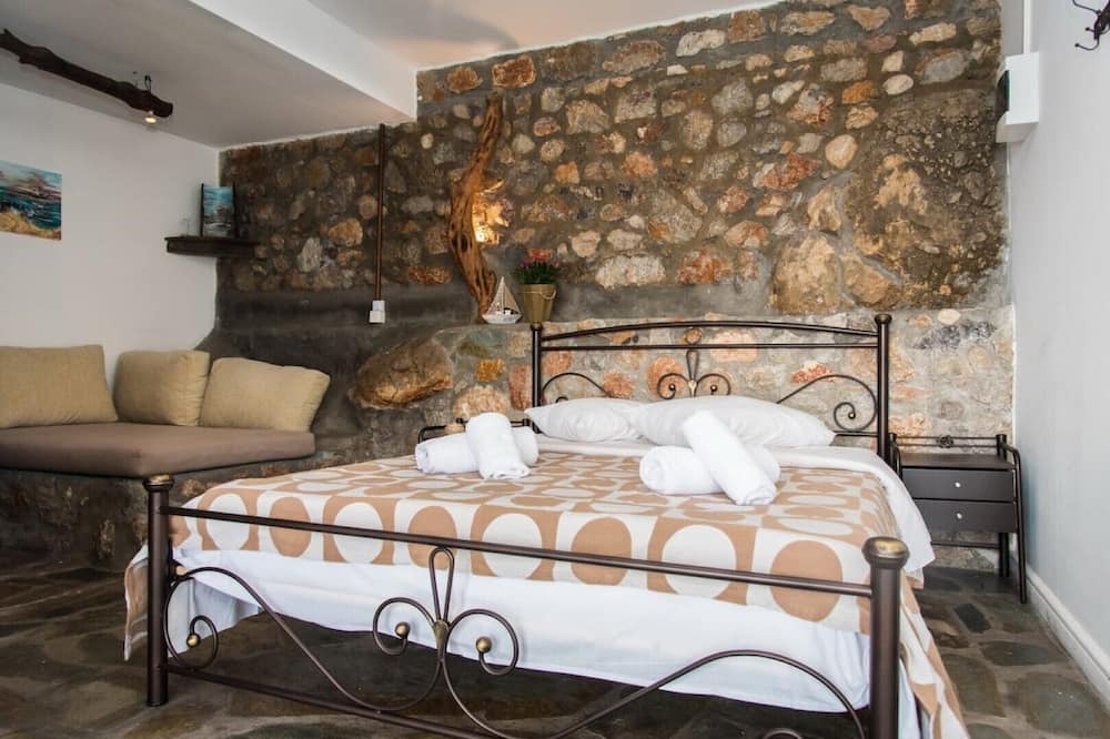 Photo of Bedroom in Phthiotis Region