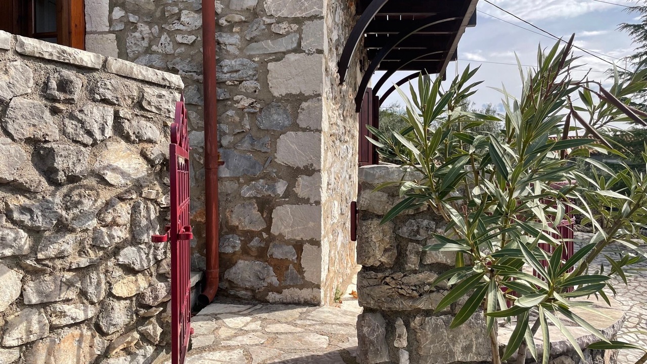 Photo of Outdoor in Raftis