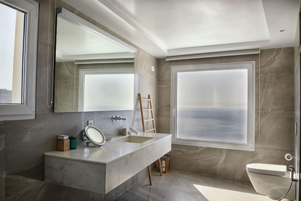 Photo of Bathroom in Elia