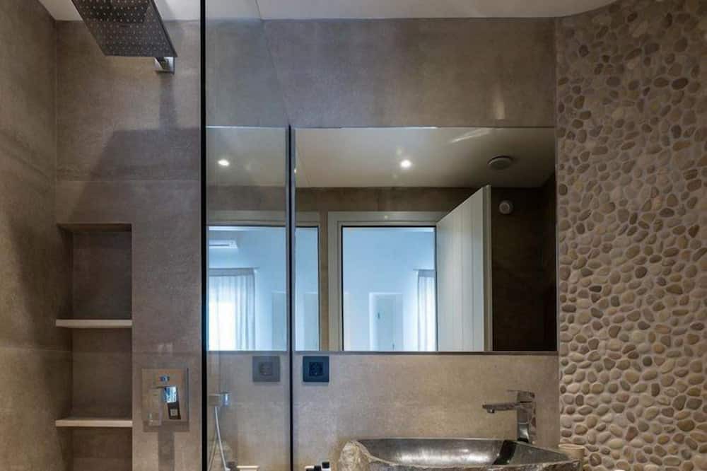 Photo of Bathroom in Elia
