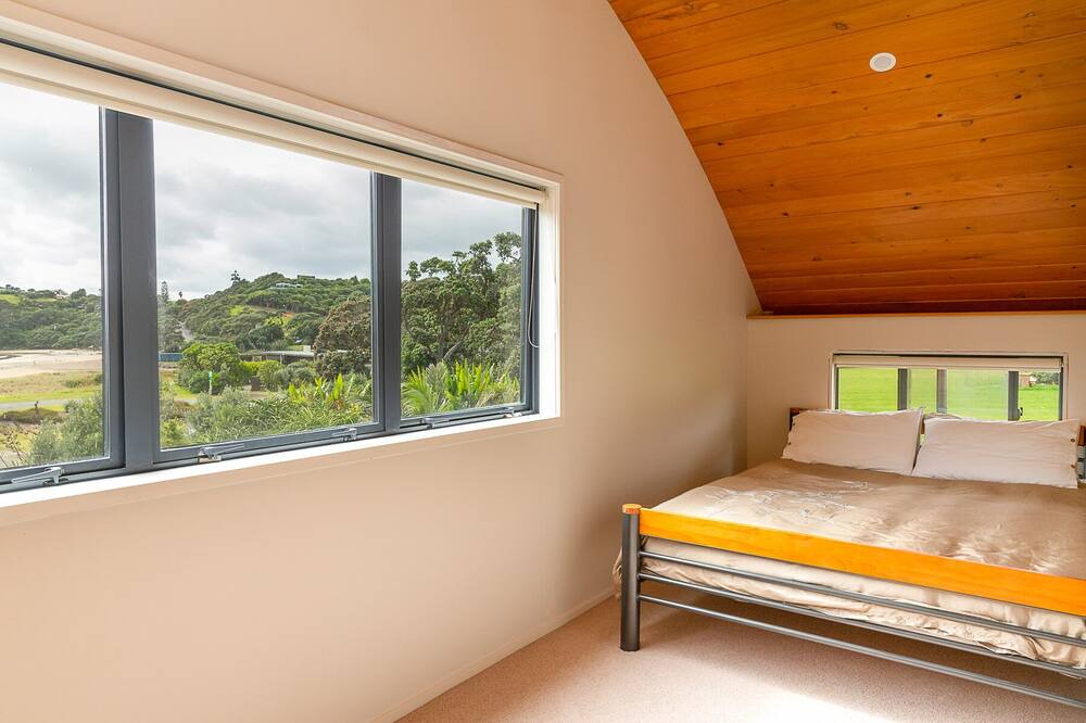 Photo of Bedroom in Matapouri