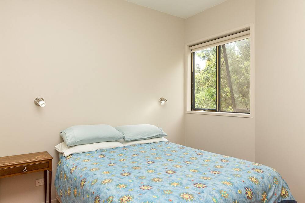 Photo of Bedroom in Matapouri