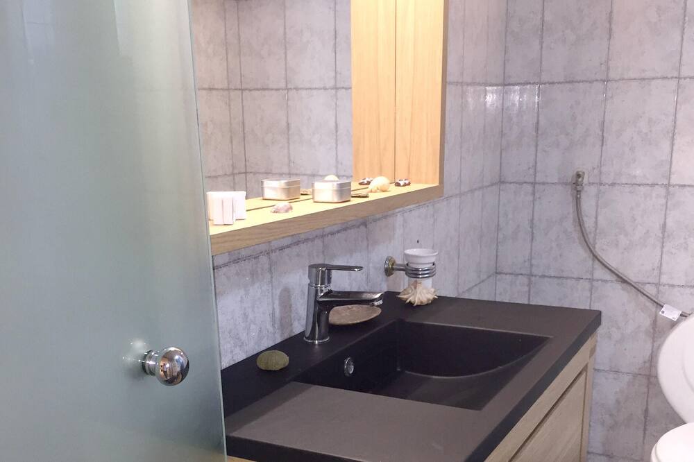 Photo of Bathroom in Akrogialion