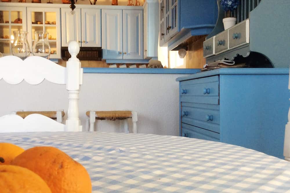 Photo of Kitchen in Evreti