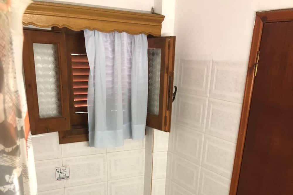 Photo of Bathroom in Esperion