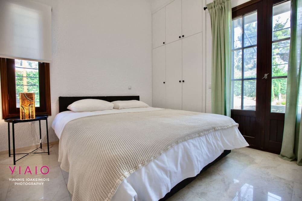 Photo of Others in Sane