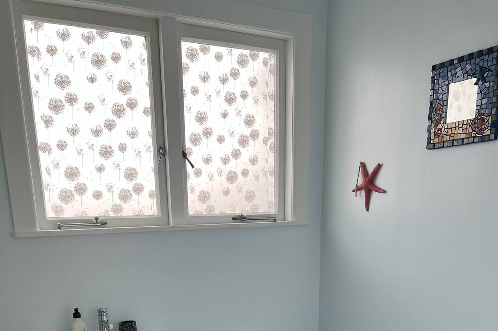 Photo of Bathroom in Onerahi