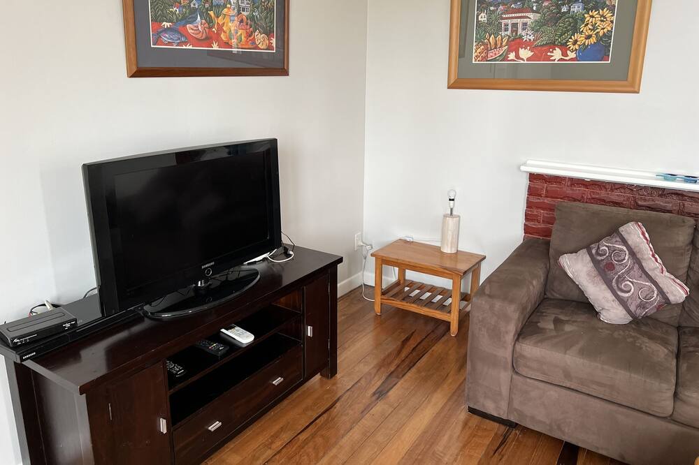 Photo of Livingroom in Onerahi